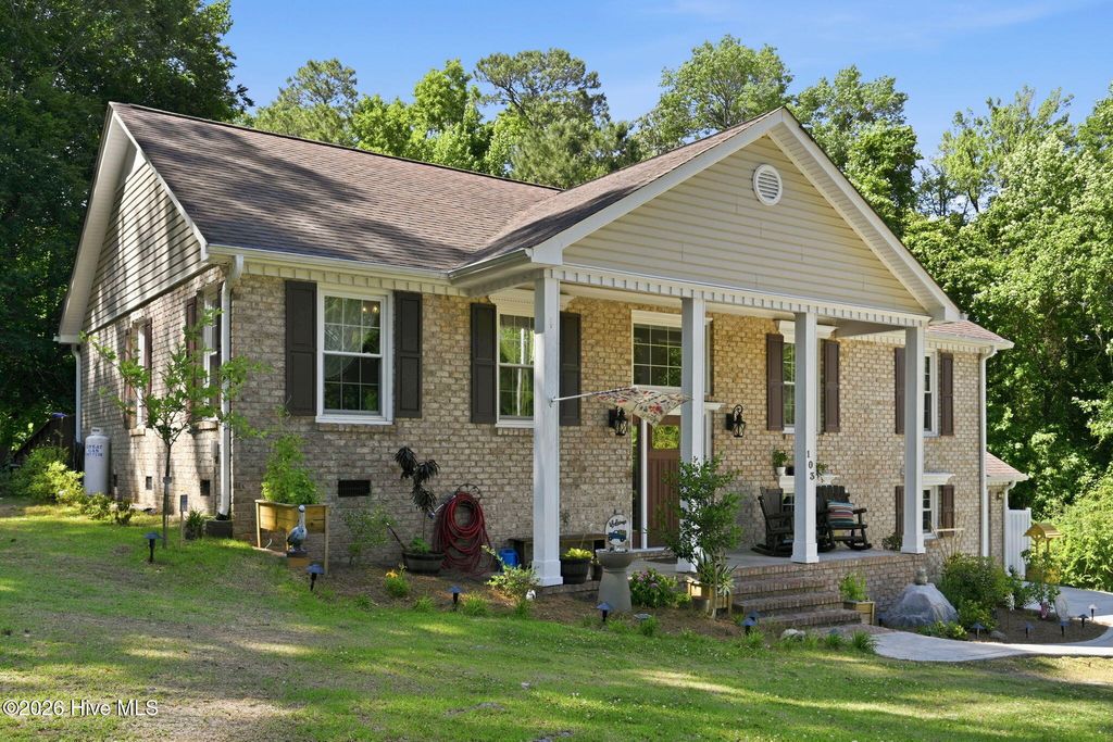 Photo of 103 Courtland Drive, Jacksonville, NC 28546 (MLS # 100576311)