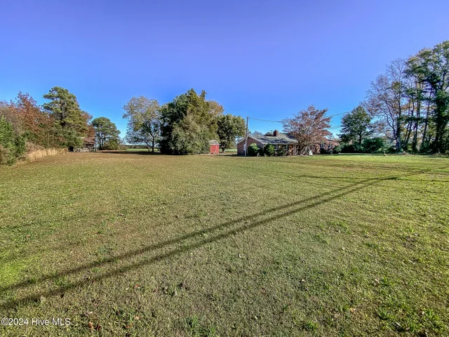4271 Caratoke Highway, photo 2 of 39