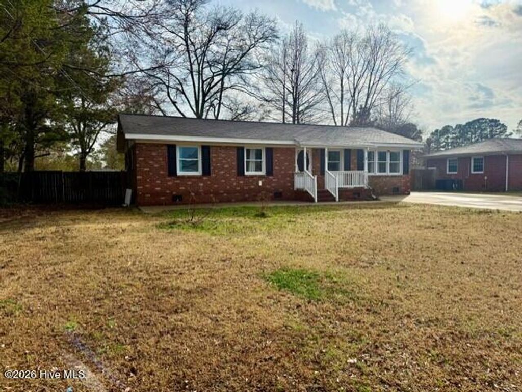 Photo of 120 Princeton Drive, Jacksonville, NC 28546 (MLS # 100555962)