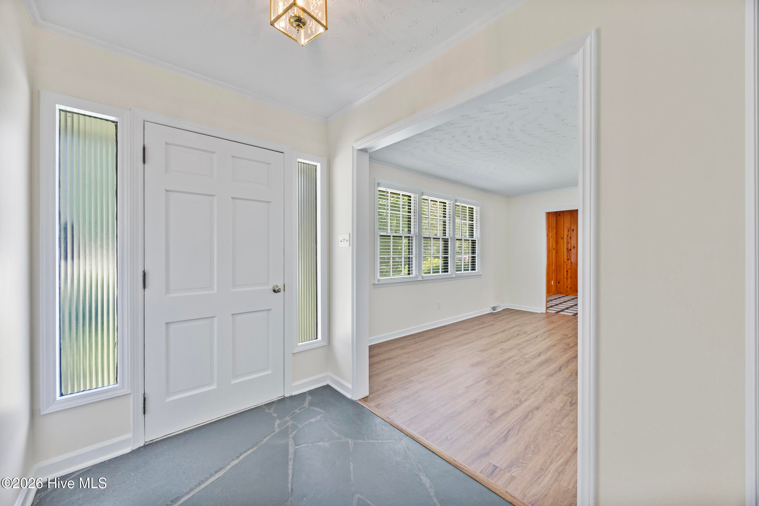 5 Forest Court