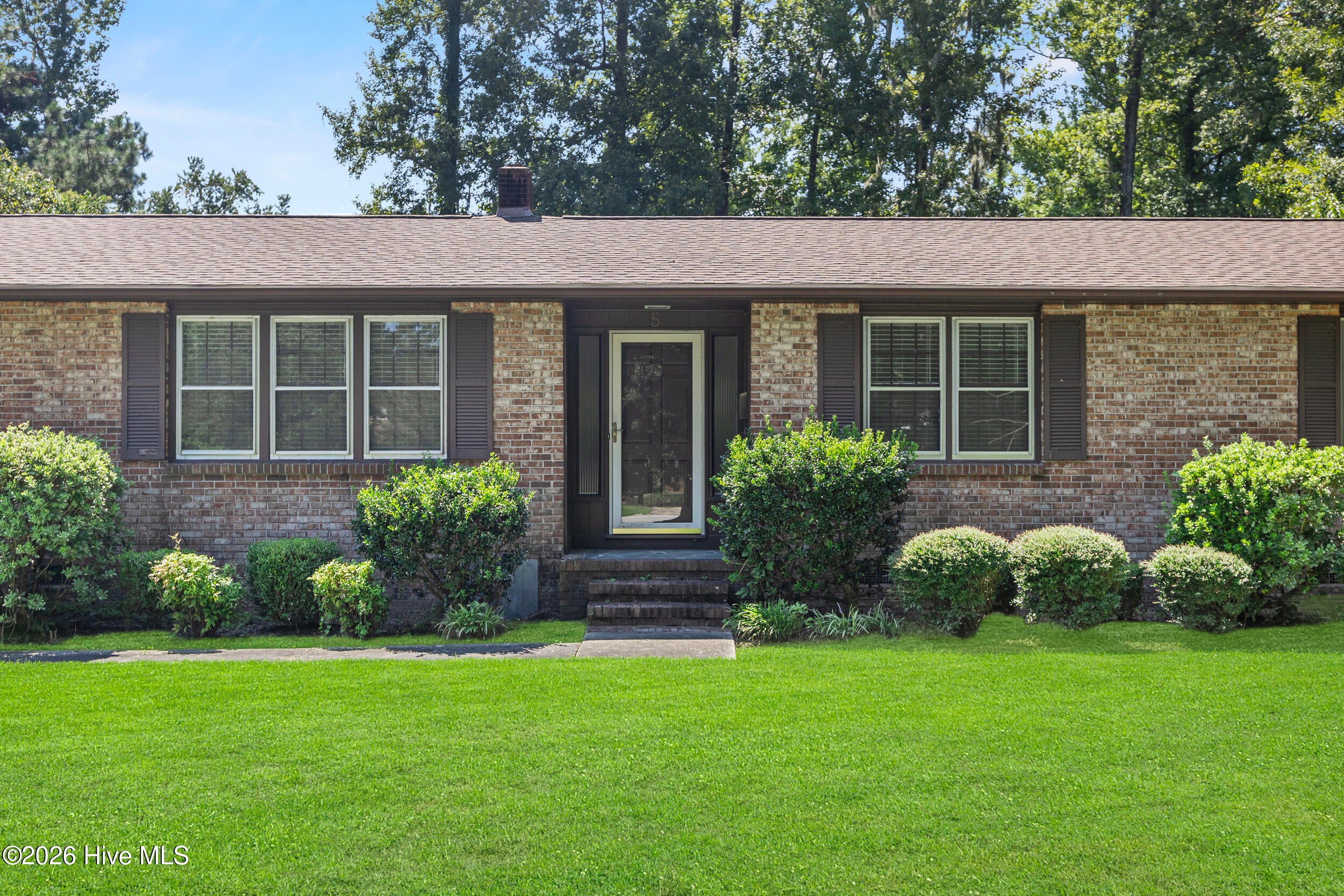 5 Forest Court