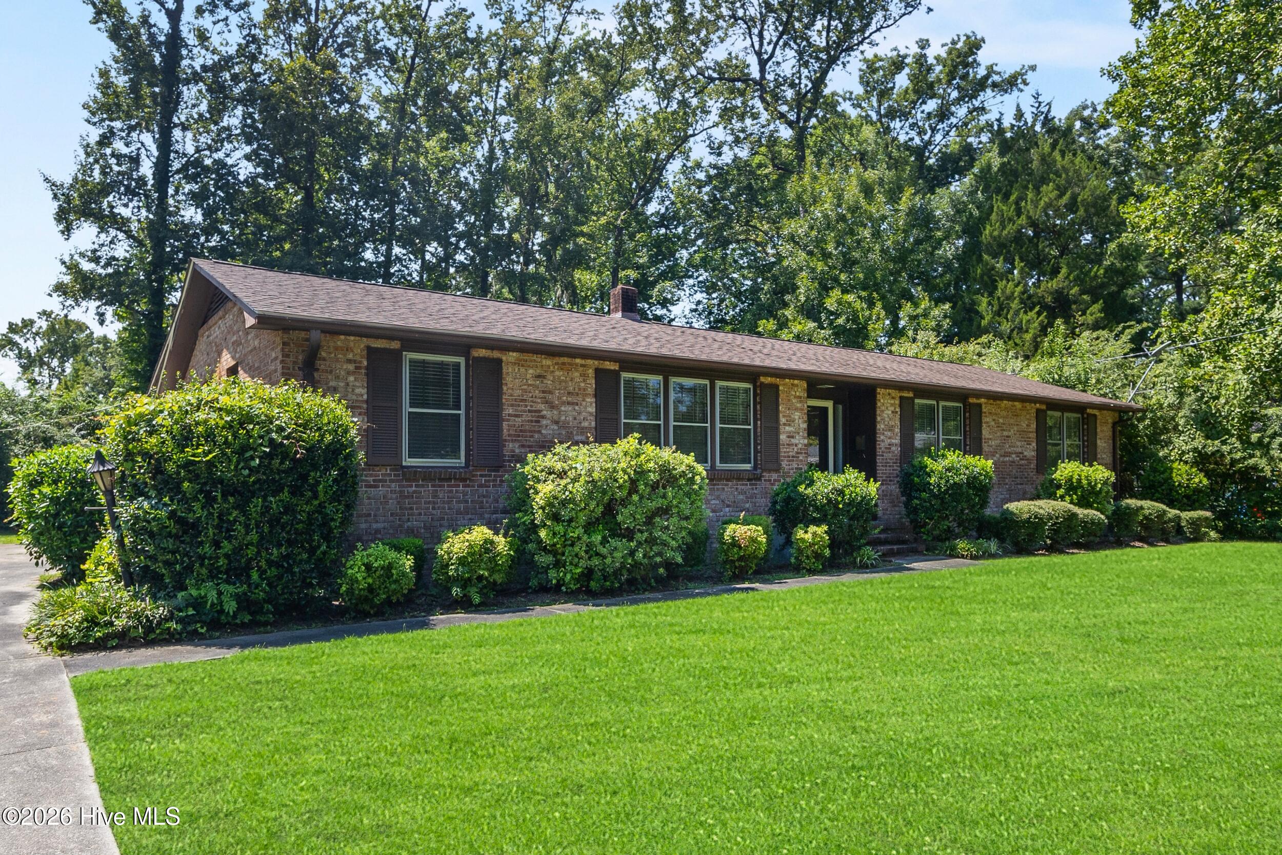5 Forest Court