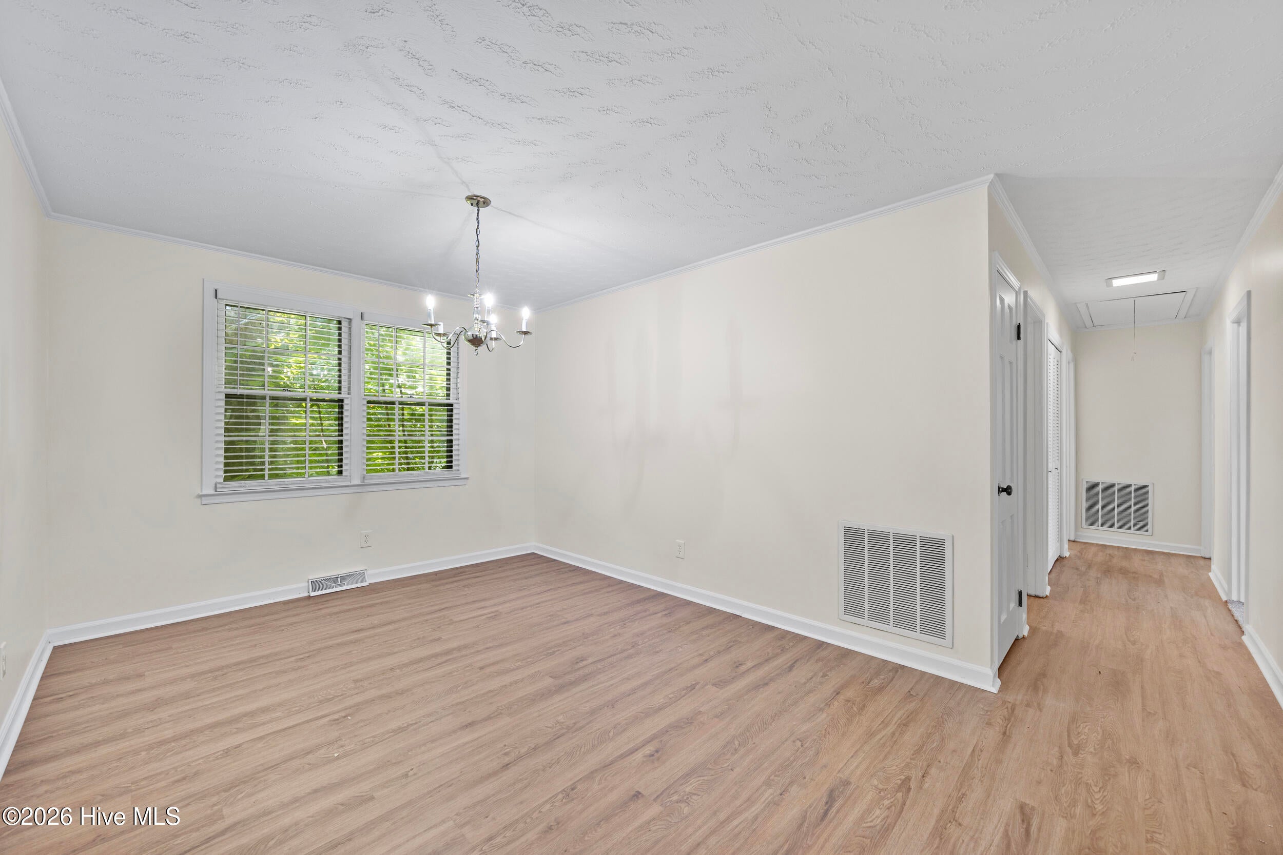 5 Forest Court