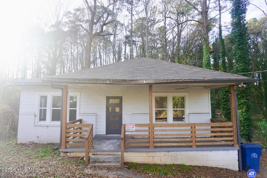 Photo of 124 Fairfield Place NW, Atlanta, GA 30314 (MLS # 100606041)