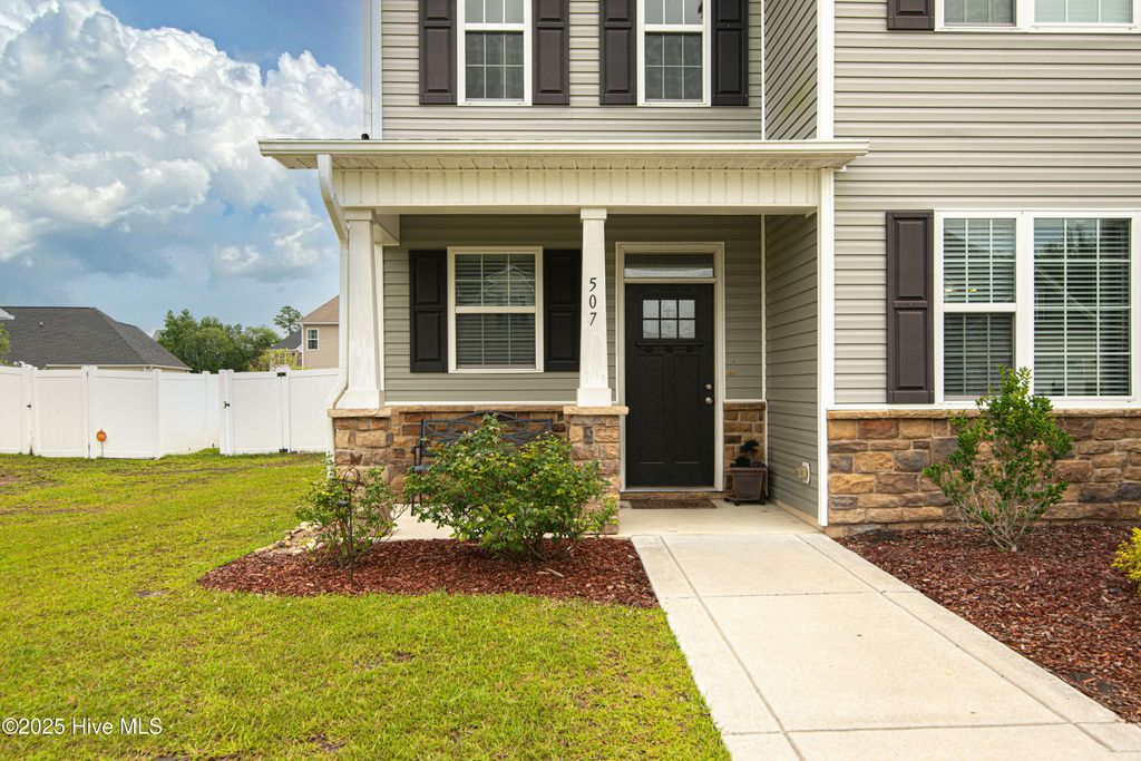 Photo of 507 Turpentine Trail, Jacksonville, NC 28546 (MLS # 100511372)