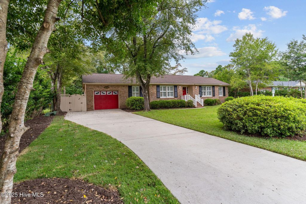 Photo of 3938 Sweetbriar Road, Wilmington, NC 28403 (MLS # 100529785)