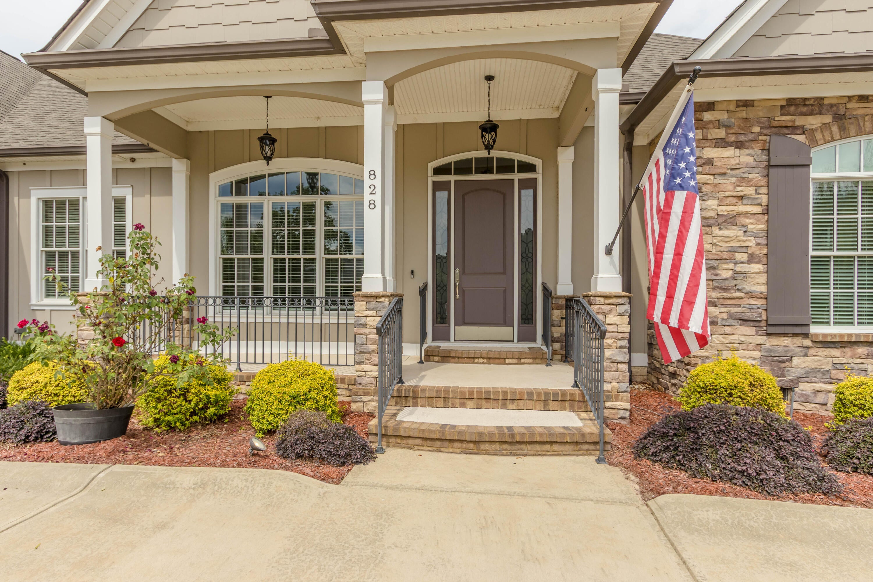 828 Dogwood Lane