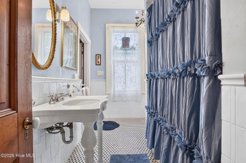 Tiny photo for 322 S 5th Avenue, Wilmington, NC 28401 (MLS # 100609801)