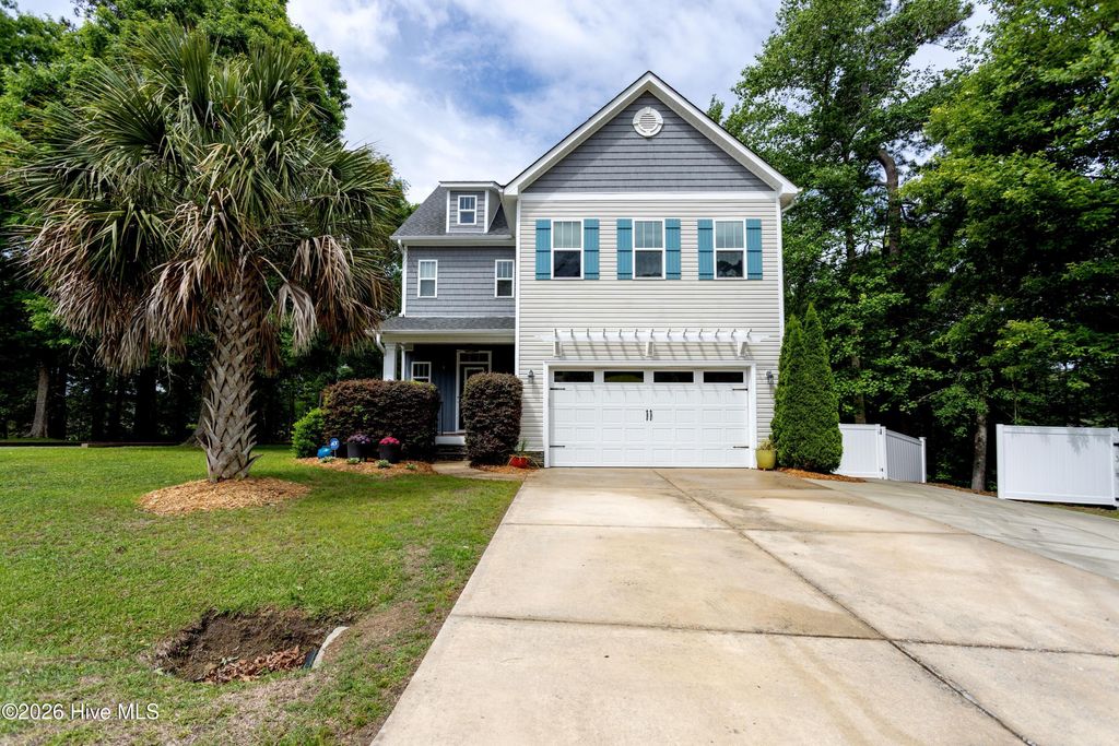 Photo of 213 Creek View Circle, Sneads Ferry, NC 28460 (MLS # 100573354)
