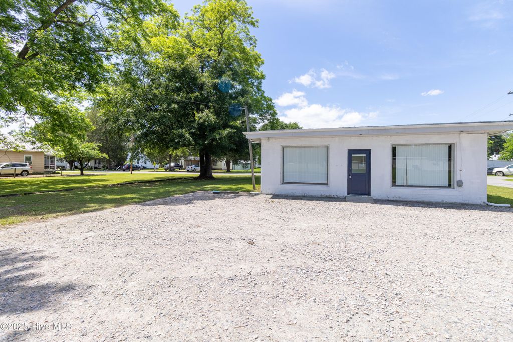 Photo of 1111 N Oakum Street, Edenton, NC 27932 (MLS # 100560102)