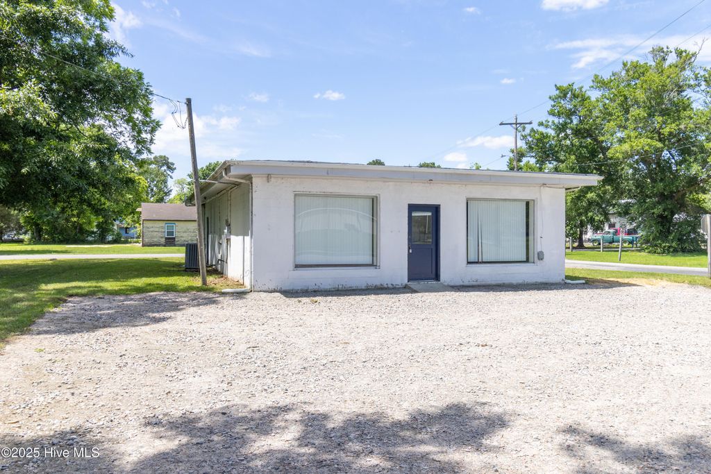 Photo of 1111 N Oakum Street, Edenton, NC 27932 (MLS # 100560102)