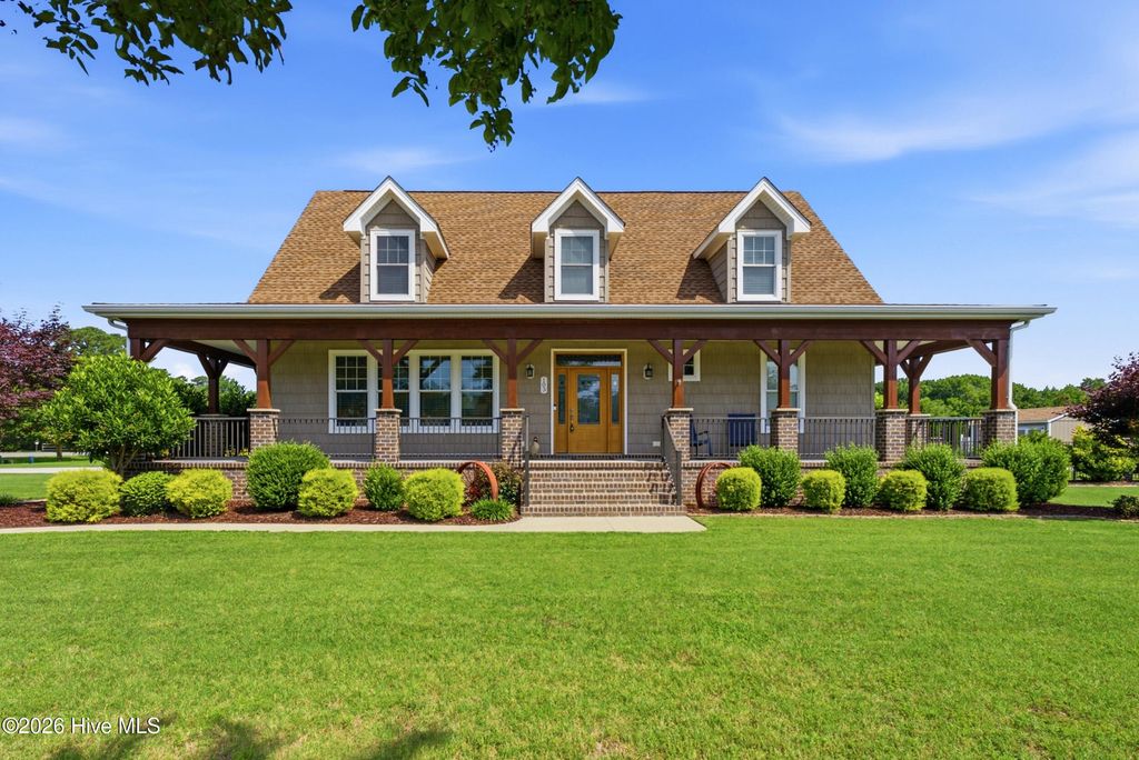 Photo of 103 E Point Estates Court, Knotts Island, NC 27950 (MLS # 100585651)