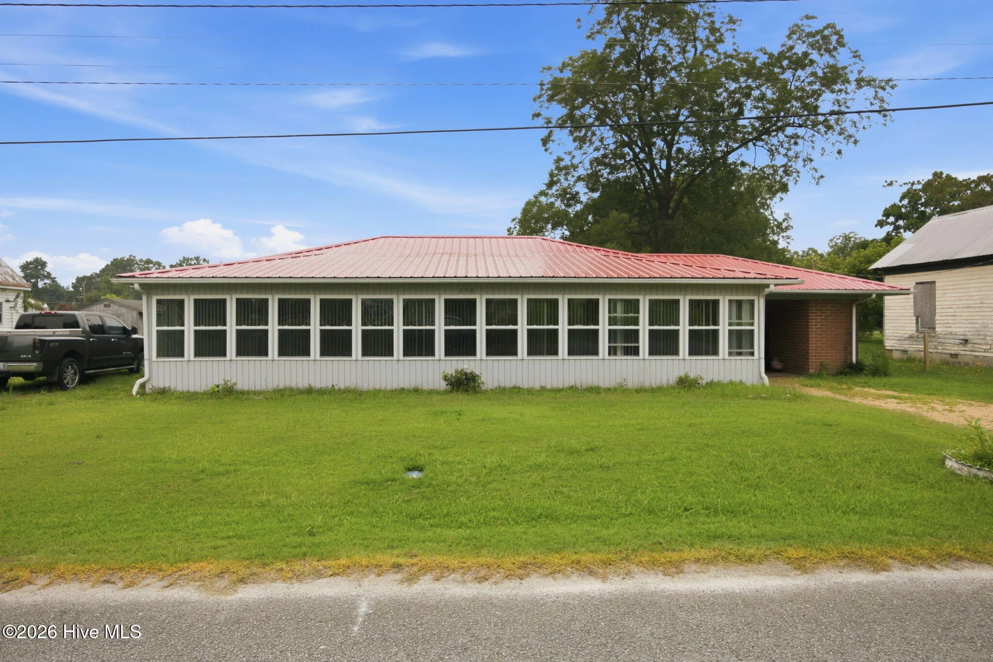 208 N West Avenue, Oak City, NC, 27857