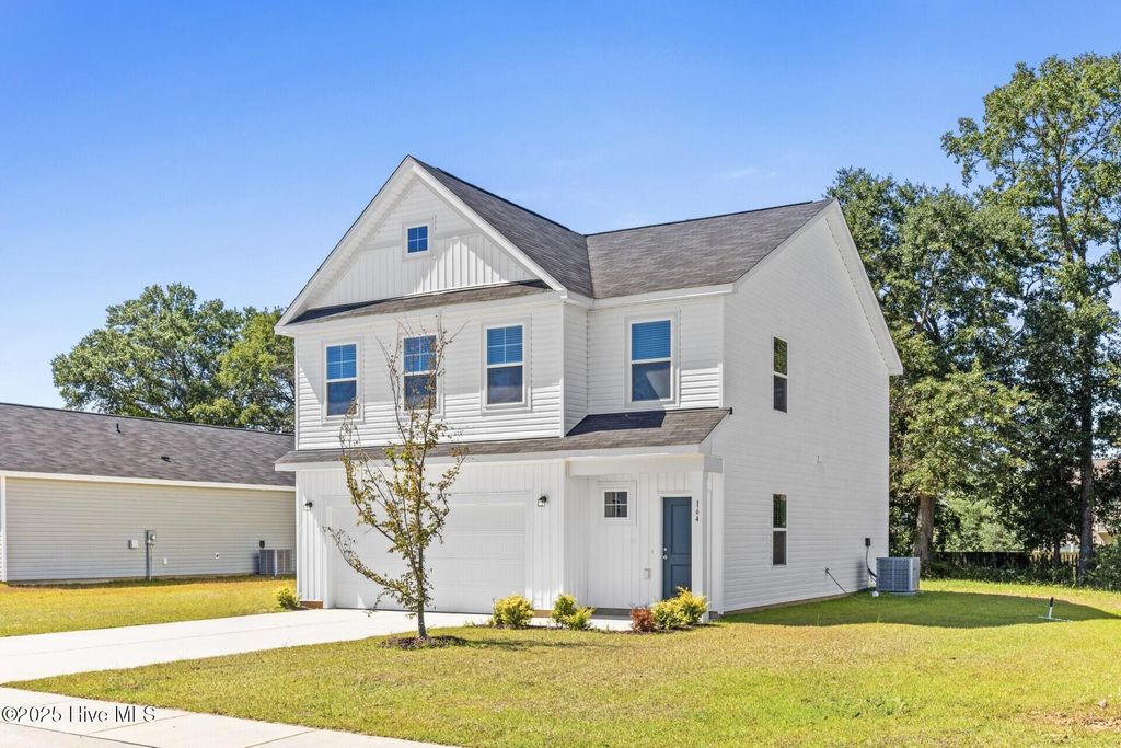 Photo of 607 S Squires Run Lane, Richlands, NC 28574 (MLS # 100520185)