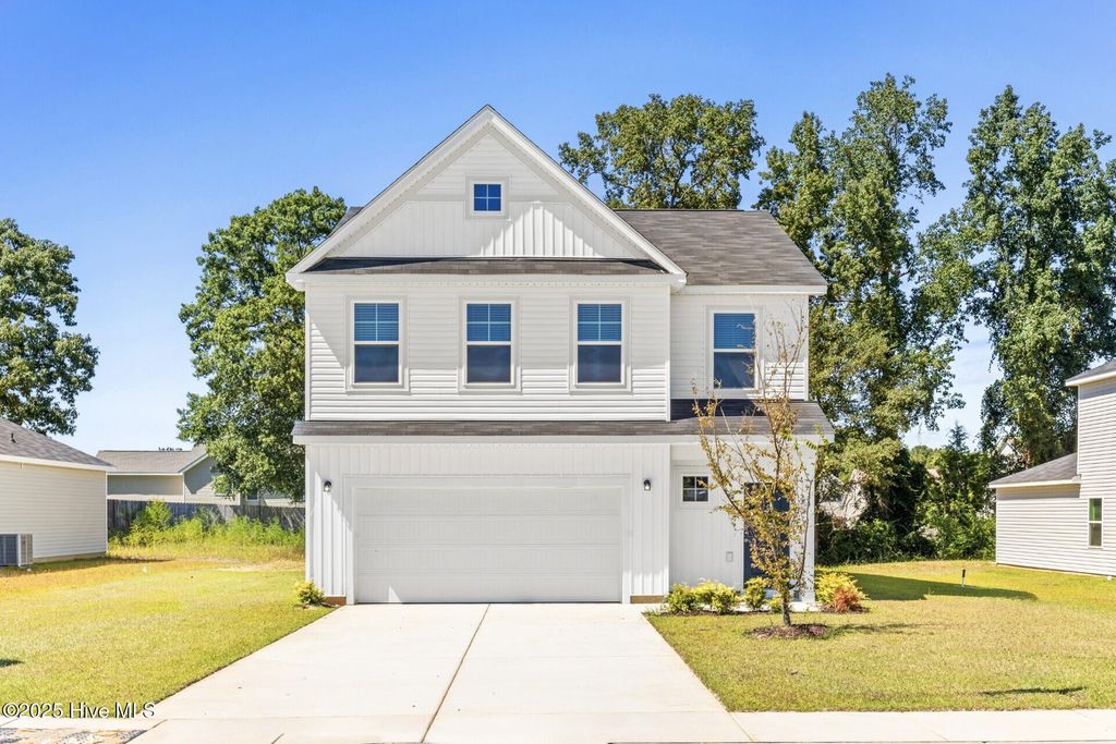 Photo of 607 S Squires Run Lane, Richlands, NC 28574 (MLS # 100520185)