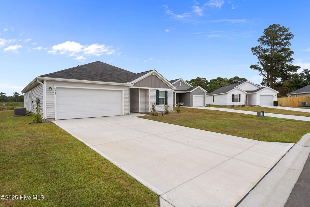 Photo of 4862 Abbington Oaks Way SE, Southport, NC 28461 (MLS # 100532150)