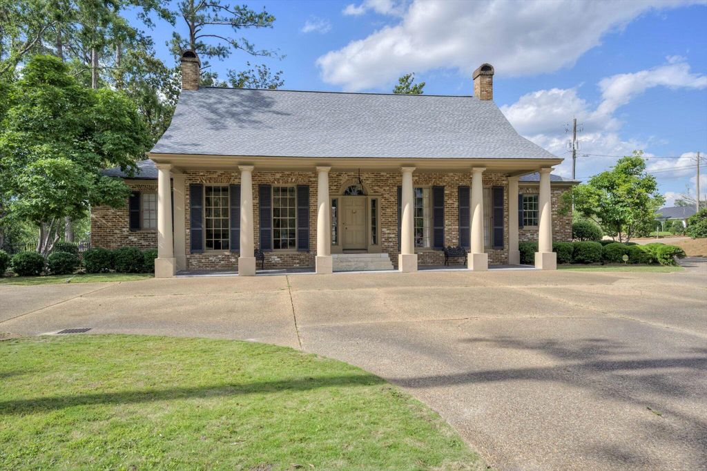 Photo of 3071 Walton Way, Augusta, GA 30909 (MLS # 551670)