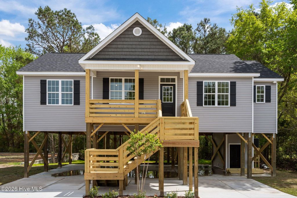 Photo of 1058 Chadwick Shores Drive, Sneads Ferry, NC 28460 (MLS # 100550226)