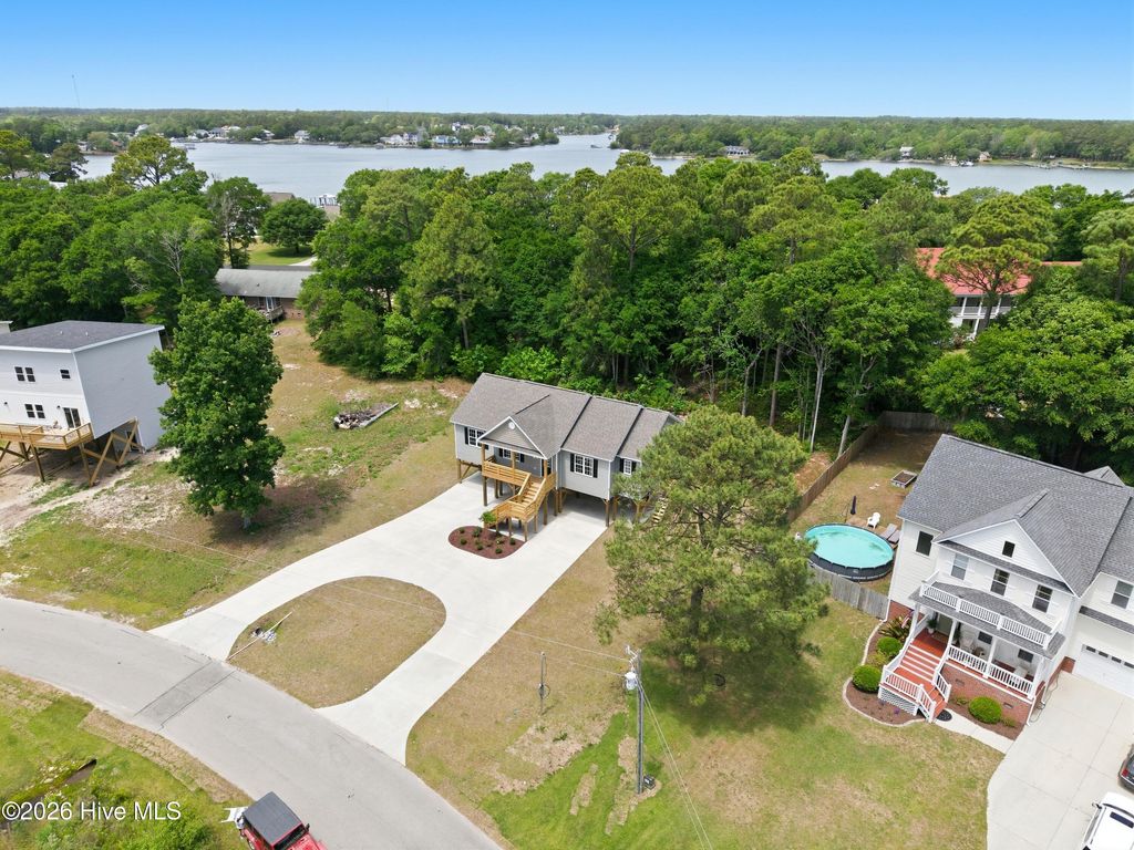 Photo of 1058 Chadwick Shores Drive, Sneads Ferry, NC 28460 (MLS # 100550226)
