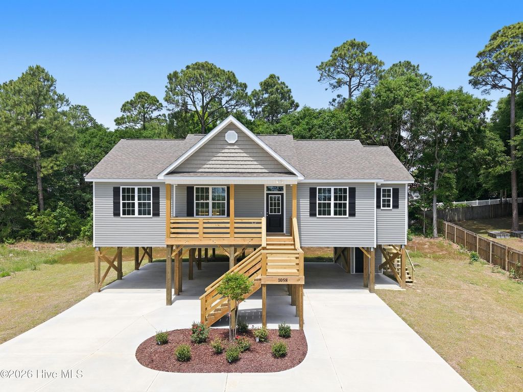 Photo of 1058 Chadwick Shores Drive, Sneads Ferry, NC 28460 (MLS # 100550226)