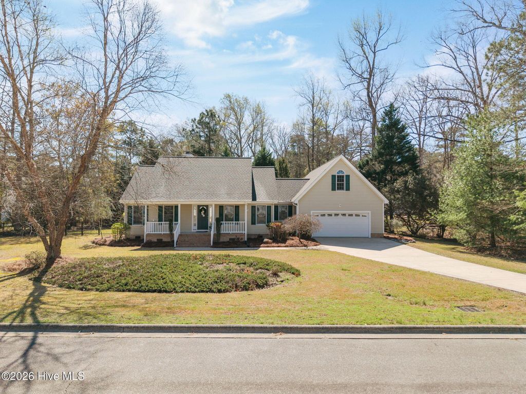 Photo of 2221 Edgewater Drive, Winterville, NC 28590 (MLS # 100560707)
