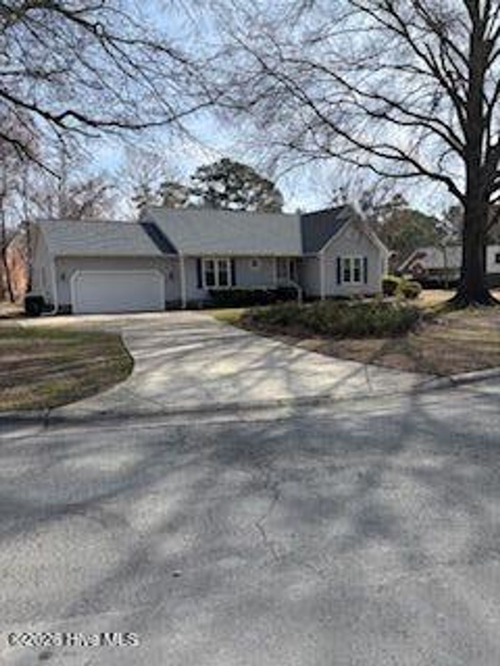Photo of 603 Winged Foot Court, New Bern, NC 28562 (MLS # 100558569)