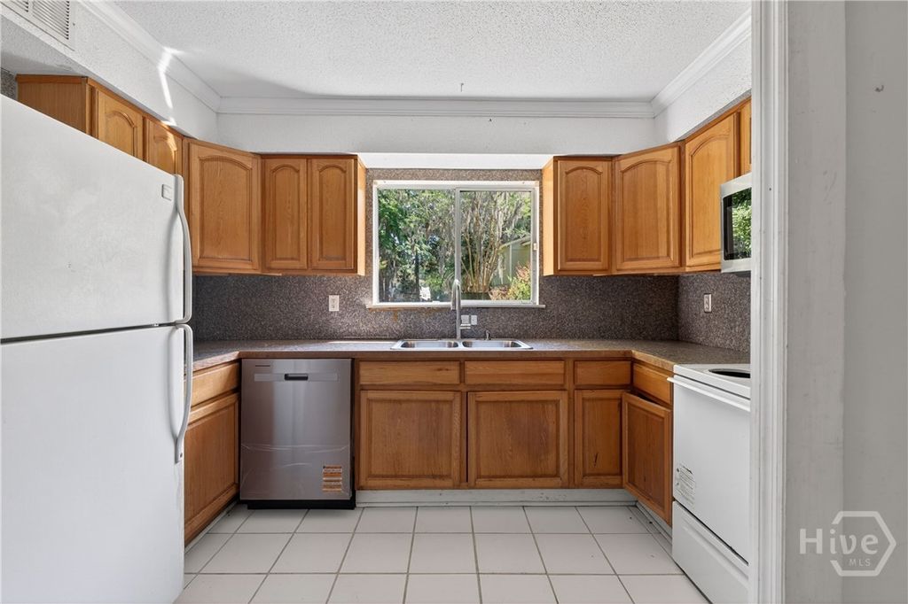 Photo of 527 Tibet Avenue #C4, Savannah, GA 31406 (MLS # SA355391)
