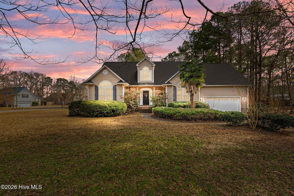 Photo of 118 Tupelo Trail, New Bern, NC 28562 (MLS # 100556524)
