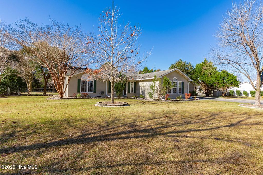 Photo of 4503 Rivershore Drive, New Bern, NC 28560 (MLS # 100544957)