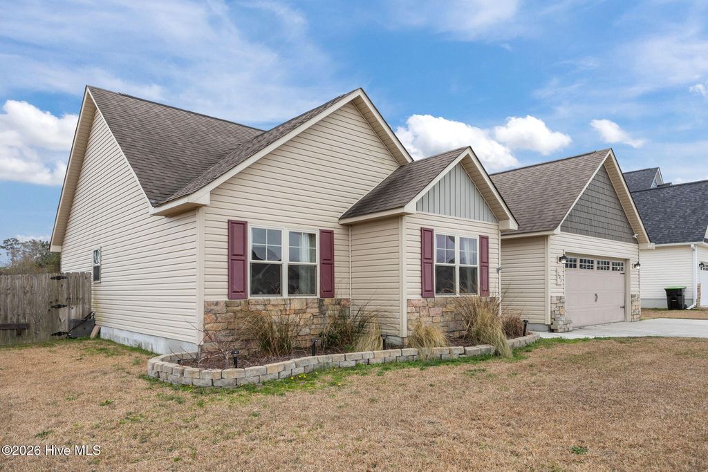 Photo of 203 Brice Court, Hubert, NC 28539 (MLS # 100557162)