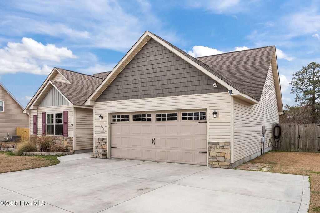 Photo of 203 Brice Court, Hubert, NC 28539 (MLS # 100557162)