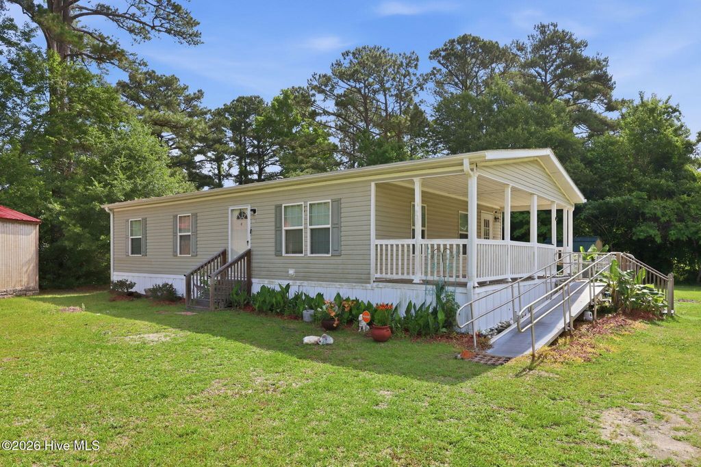 Photo of 172 Gray Squirrel Lane, Newport, NC 28570 (MLS # 100577611)