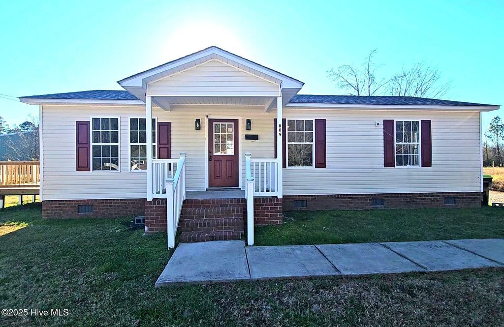 Photo of 809 1st Street E, Ahoskie, NC 27910 (MLS # 100545918)