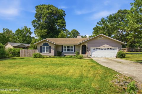 Photo of 804 Plantation Drive, New Bern, NC 28562 (MLS # 100581962)