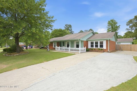 Homes For Sale - 913 Colony Drive<br/> New Bern, NC 28562