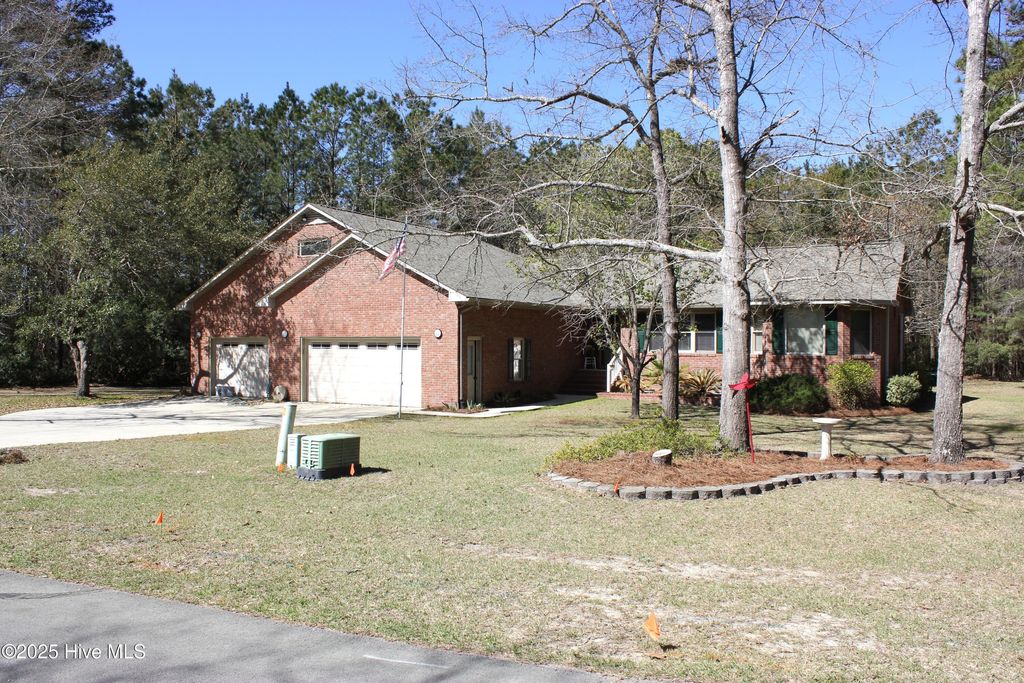 Photo of 903 Lanyard Lane, New Bern, NC 28560 (MLS # 100497813)