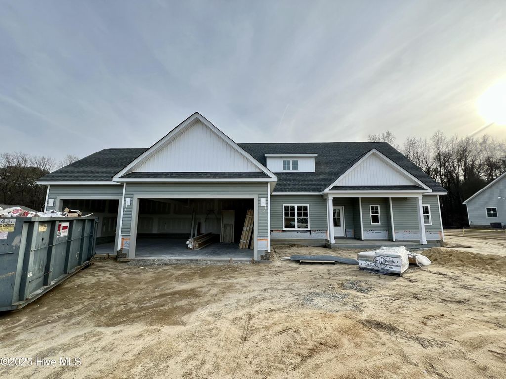 Photo of 404 Creeks Edge Drive, Pikeville, NC 27863 (MLS # 100539497)