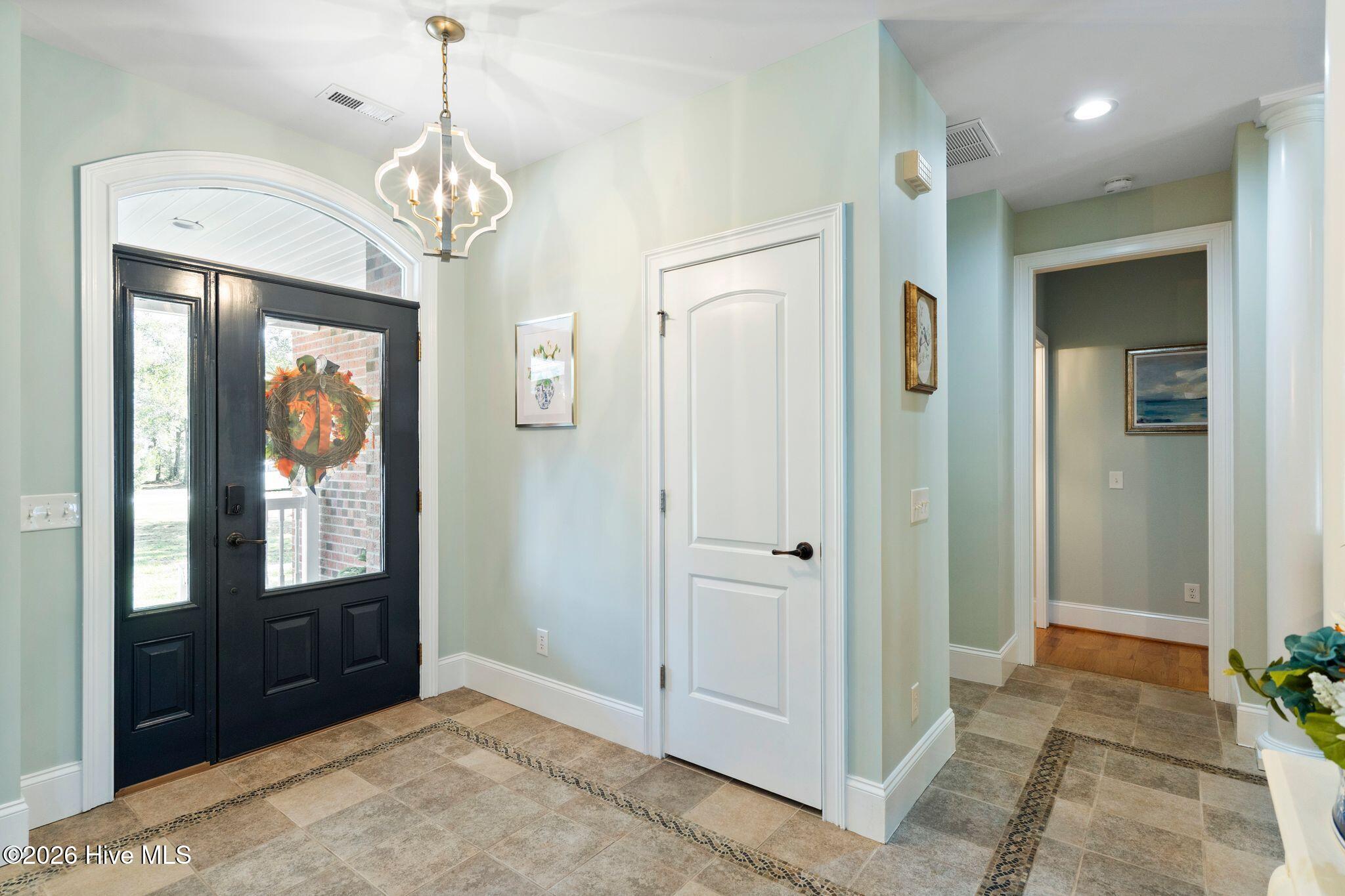 83 W Waverly Drive