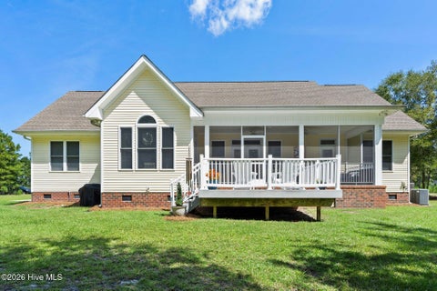 Tiny photo for 83 W Waverly Drive, Burgaw, NC 28425 (MLS # 100604711)