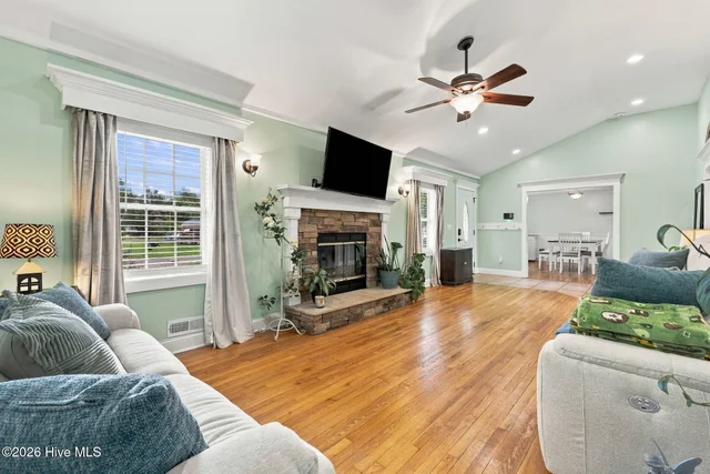 152 S Mills Road, photo 4 of 44
