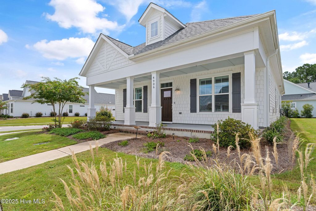 Photo of 4906 Glen Garden Circle, Leland, NC 28451 (MLS # 100523892)