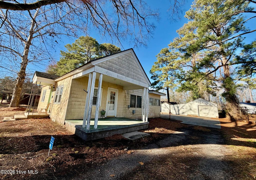 Photo of 211 West Avenue, Plymouth, NC 27962 (MLS # 100550464)