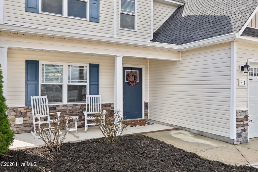 Photo of 214 Breakwater Drive, Sneads Ferry, NC 28460 (MLS # 100558601)