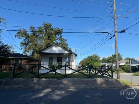 Homes For Sale - 3201 Stevens St<br/> Savannah, GA 31405
