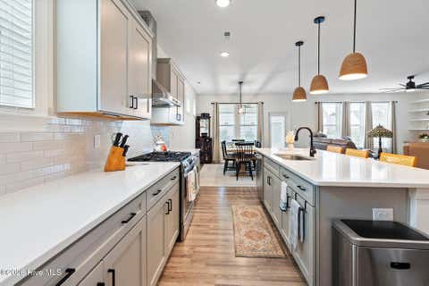 Tiny photo for 302 Sailor Sky Way, Hampstead, NC 28443 (MLS # 100592184)