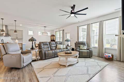 Tiny photo for 302 Sailor Sky Way, Hampstead, NC 28443 (MLS # 100592184)