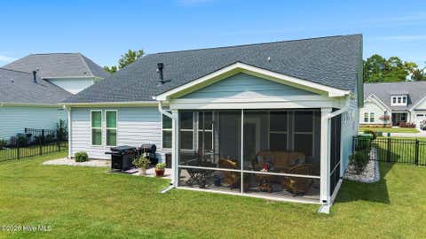 Tiny photo for 302 Sailor Sky Way, Hampstead, NC 28443 (MLS # 100592184)
