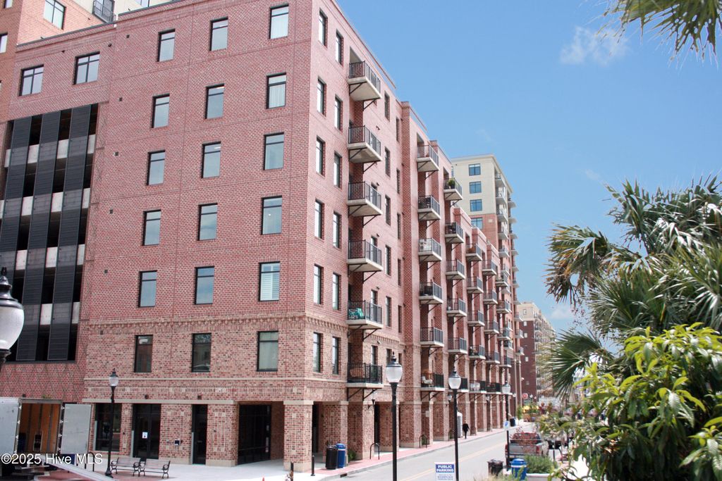 Photo of 10 Grace Street #Apt 605, Wilmington, NC 28401 (MLS # 100544606)