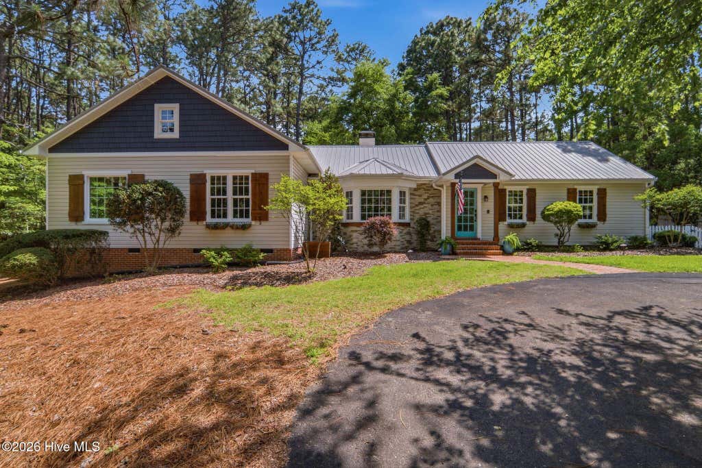 Photo of 305 Maples Road, Southern Pines, NC 28387 (MLS # 100579198)