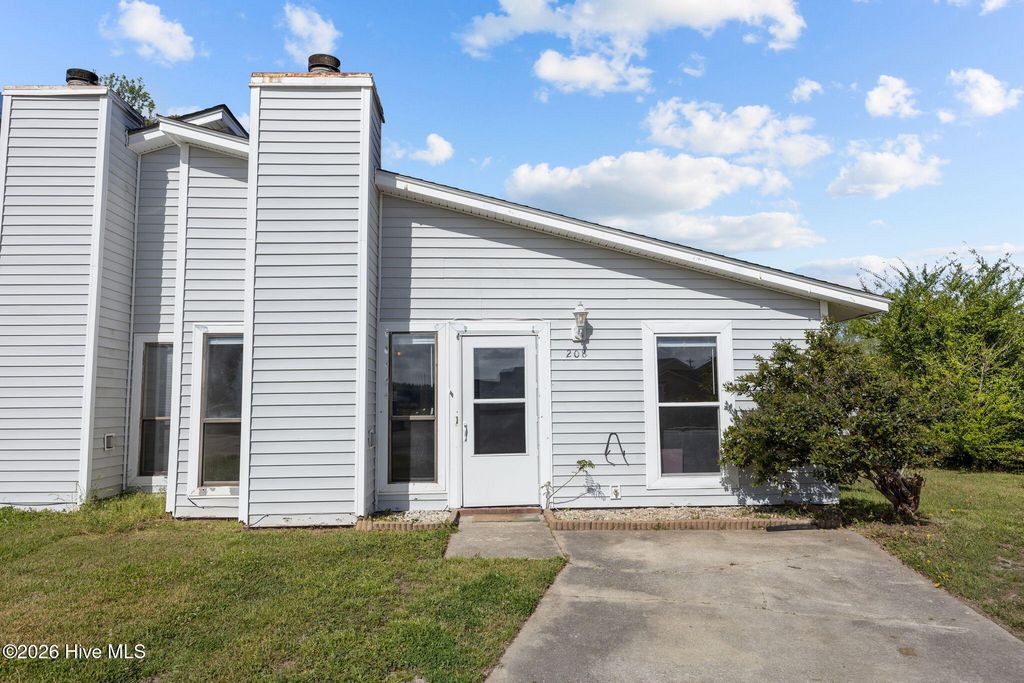 Photo of 208 Yaupon Drive, Jacksonville, NC 28546 (MLS # 100565385)